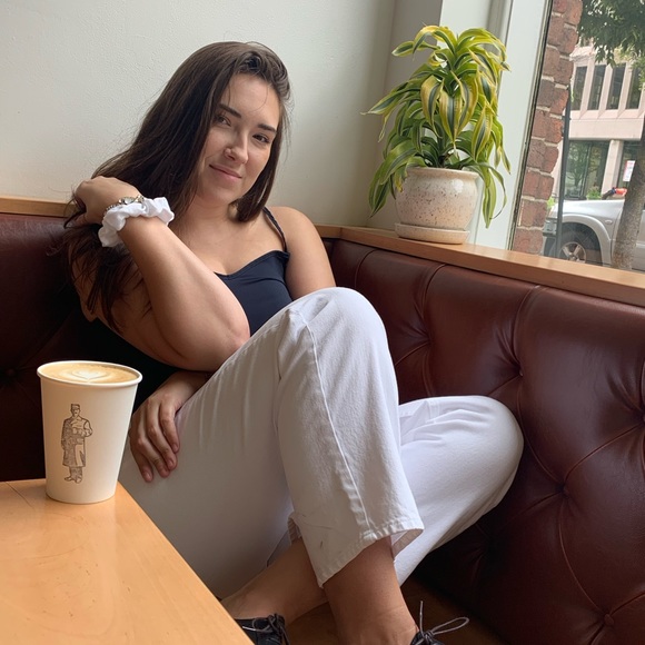 Meet Your Posher, Thrifty Sustainability - Picture 1 of 1